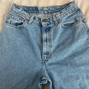 Vintage 90s high waisted Levi’s 512 size 28